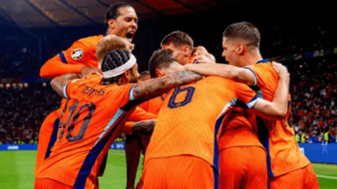 那不勒斯高层看好拉法-马林前景；他曾险些加盟比利亚雷亚尔